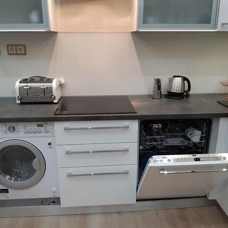 Modern, Quiet & Cozy Apartment In The Middle Of Downtown Near Danube At Fashion Street بودابست المظهر الخارجي الصورة