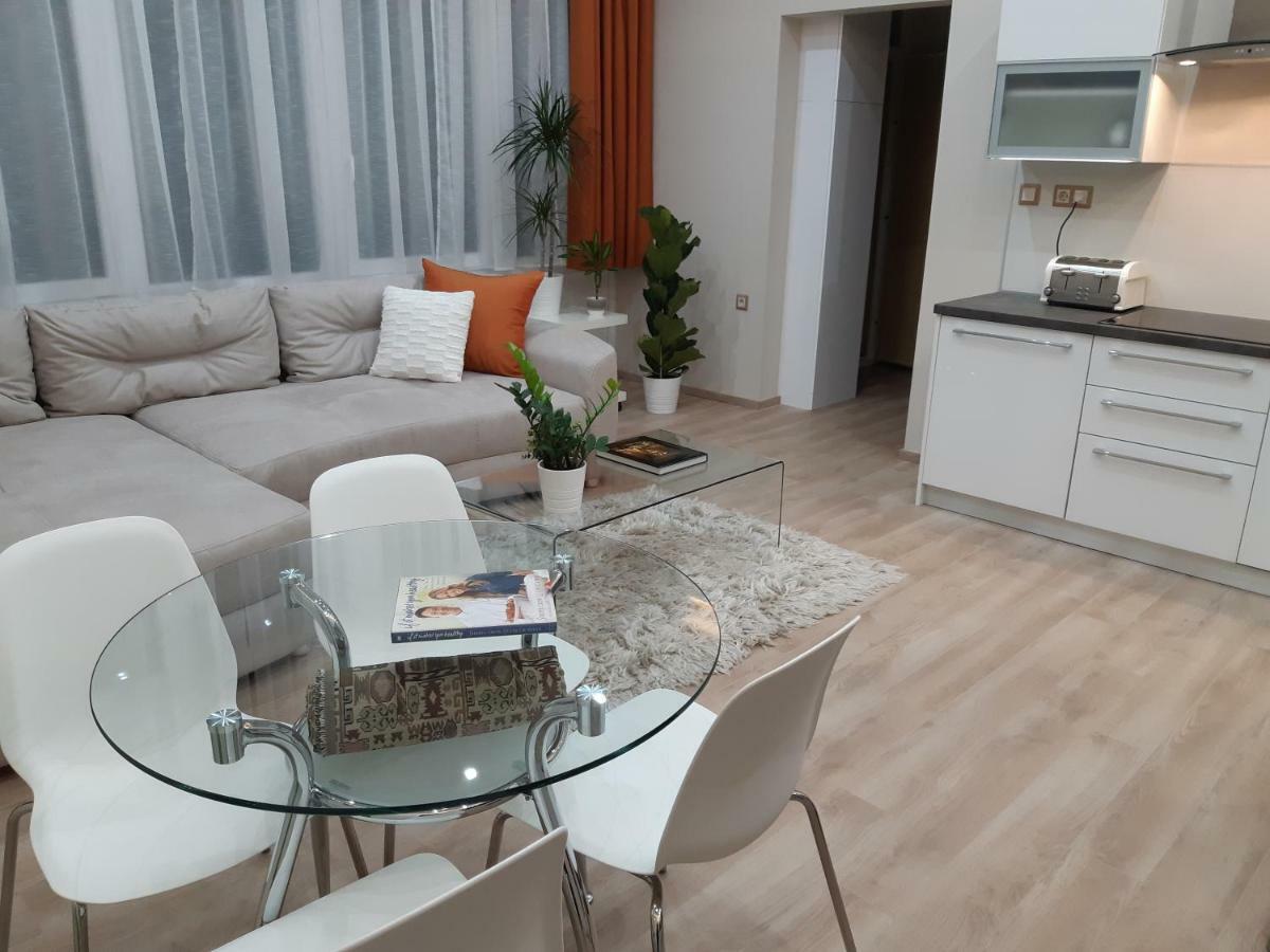 Modern, Quiet & Cozy Apartment In The Middle Of Downtown Near Danube At Fashion Street بودابست المظهر الخارجي الصورة