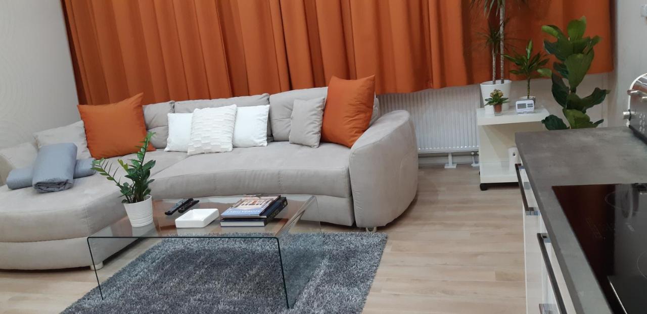 Modern, Quiet & Cozy Apartment In The Middle Of Downtown Near Danube At Fashion Street بودابست المظهر الخارجي الصورة