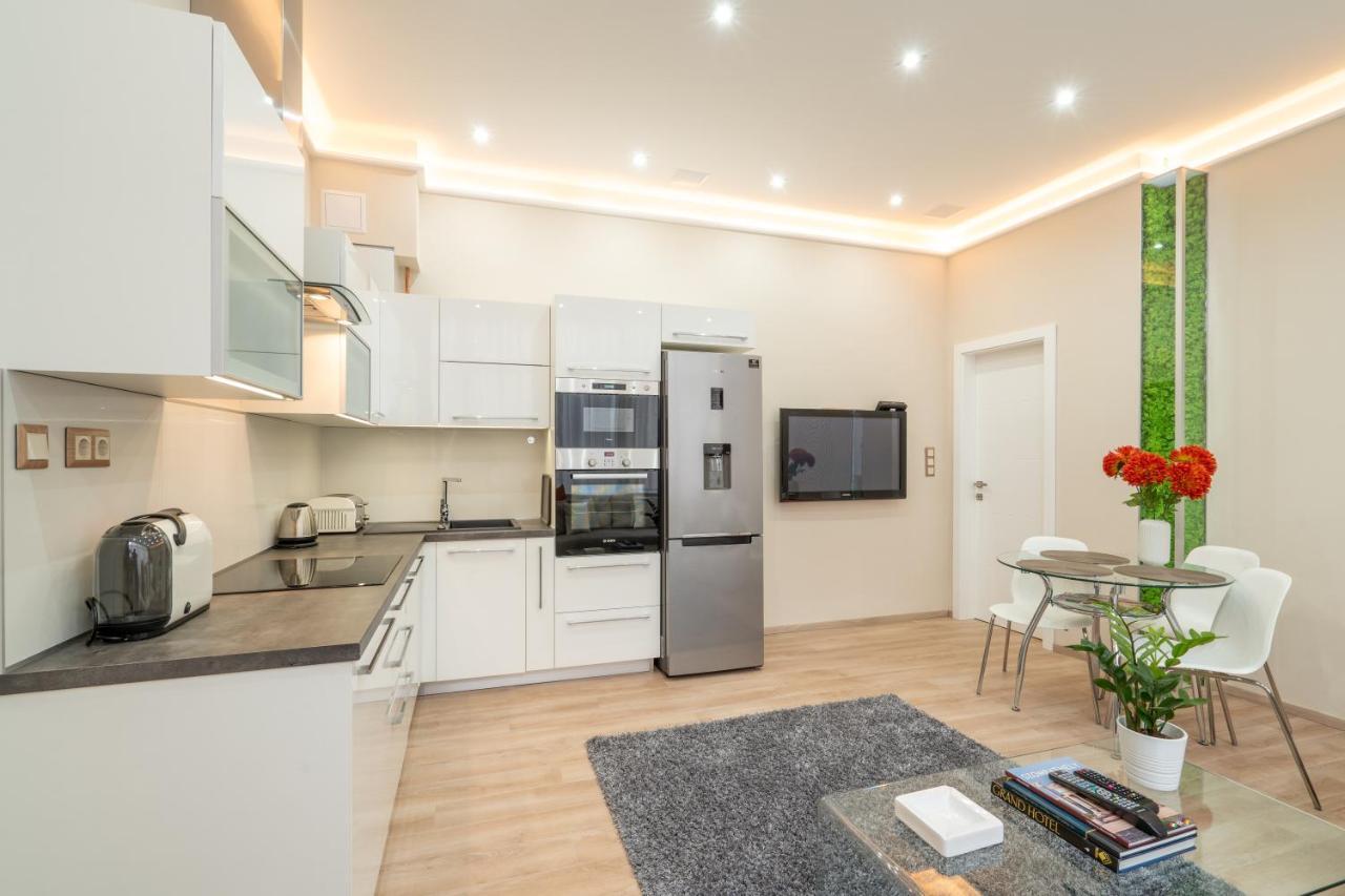Modern, Quiet & Cozy Apartment In The Middle Of Downtown Near Danube At Fashion Street بودابست المظهر الخارجي الصورة