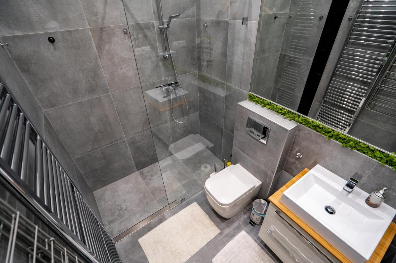 Modern, Quiet & Cozy Apartment In The Middle Of Downtown Near Danube At Fashion Street بودابست المظهر الخارجي الصورة